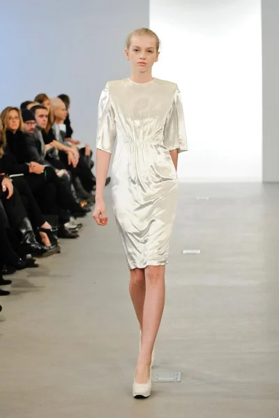 Look 13